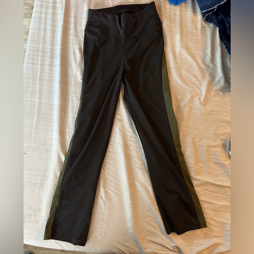 Flare leggings.